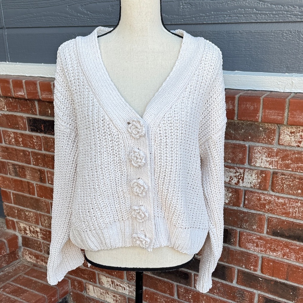 POL Vanilla Knit Flower Button Down Sweater Cardigan Women's Size Small Soft